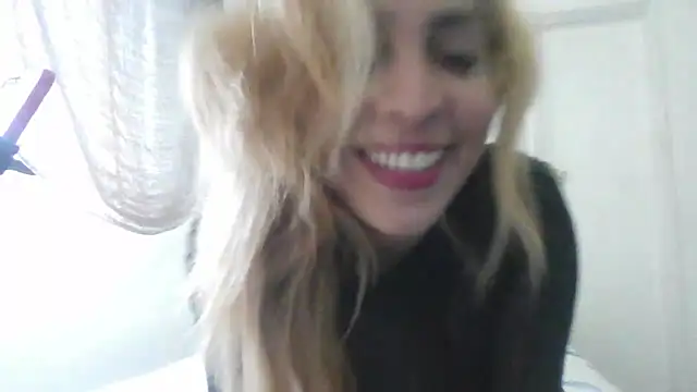Snapshot of Gabrielleof chatting on March 11, 2025, 5:02 pm Gabrielleof online show from March 11, 2025, 5:02 pm