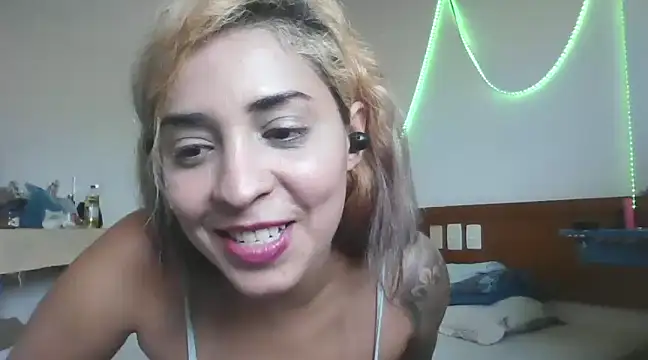 Snapshot of Gabrielleof chatting on January 6, 2025, 3:08 pm Gabrielleof online show from January 6, 2025, 3:08 pm