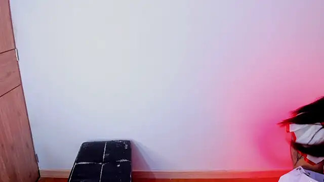 Snapshot of Tiffany_sander chatting on March 11, 2025, 10:07 am Tiffany sander online show from March 11, 2025, 10:07 am