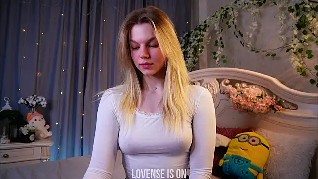 Snapshot of EdlinAlliston chatting on February 24, 2026, 3:46 pm EdlinAlliston online show from February 24, 2026, 3:46 pm