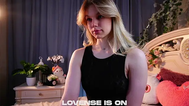 Snapshot of EdlinAlliston chatting on February 26, 2026, 3:23 pm EdlinAlliston online show from February 26, 2026, 3:23 pm