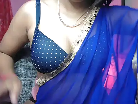 Snapshot of Cute-Hazel chatting on February 21, 2025, 12:38 am Cute-Hazel online show from February 21, 2025, 12:38 am