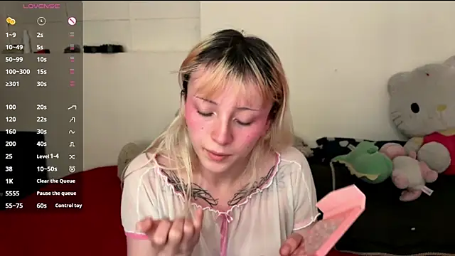 Snapshot of Cloe_five chatting on November 24, 2025, 8:09 pm Cloe five online show from November 24, 2025, 8:09 pm