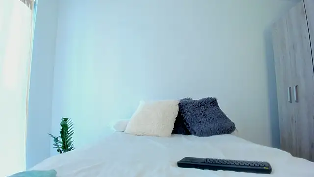 andyylove jk online show from April 15, 2026, 1:37 pm