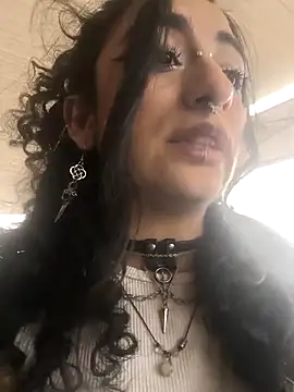 Lila Desiree online show from December 4, 2025, 8:41 pm