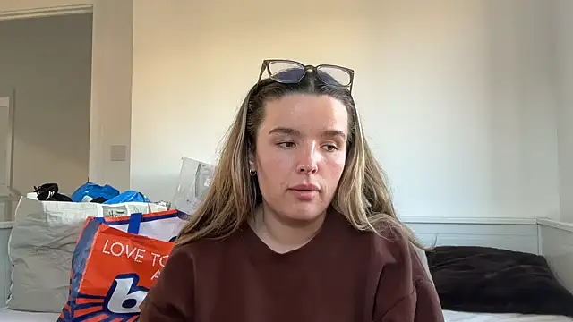 maisiesmithx online show from April 13, 2026, 5:50 pm