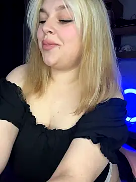 angel stella online show from November 26, 2025, 8:09 pm