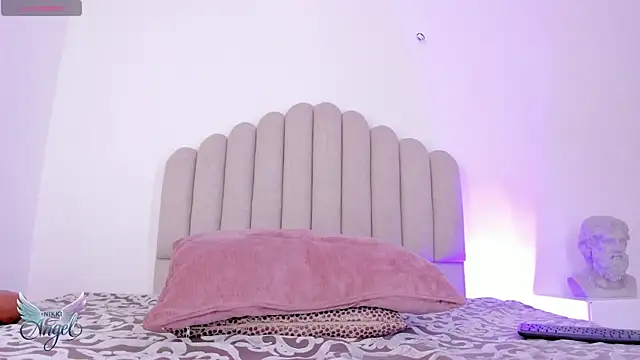 Snapshot of Nikki_Angel_ chatting on March 16, 2025, 7:38 pm Nikki Angel  online show from March 16, 2025, 7:38 pm