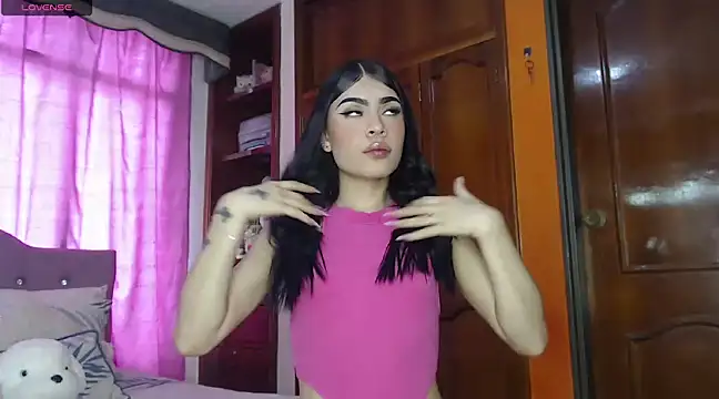 Snapshot of cuttebabe_ chatting on February 21, 2025, 8:49 pm cuttebabe  online show from February 21, 2025, 8:49 pm