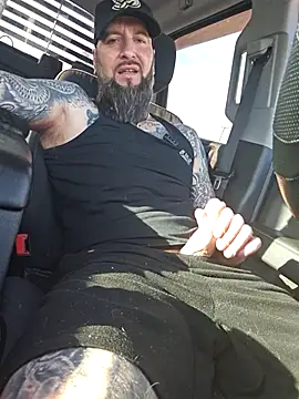 Snapshot of Beardedtattood chatting on May 15, 2026, 11:41 am Beardedtattood online show from May 15, 2026, 11:41 am