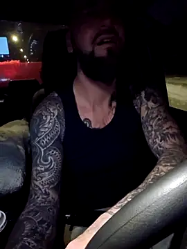 Snapshot of Beardedtattood chatting on February 21, 2025, 6:07 am Beardedtattood online show from February 21, 2025, 6:07 am