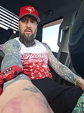 Snapshot of Beardedtattood chatting on May 18, 2026, 10:31 am Beardedtattood online show from May 18, 2026, 10:31 am