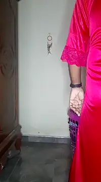 Snapshot of SuranSexy33 chatting on February 25, 2025, 3:31 am SuranSexy33 online show from February 25, 2025, 3:31 am