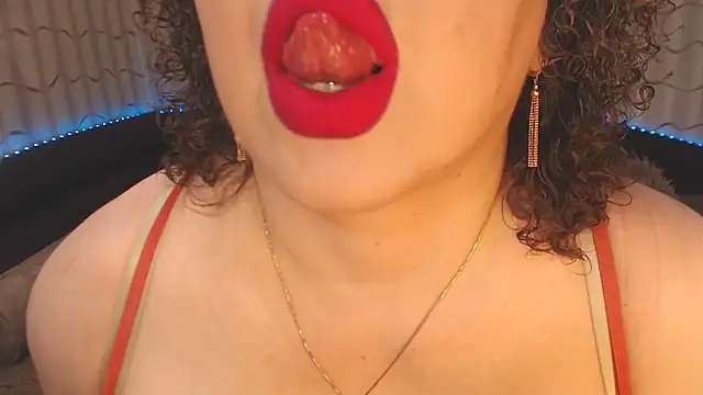 Snapshot of BustyKatty chatting on March 12, 2025, 2:23 pm BustyKatty online show from March 12, 2025, 2:23 pm