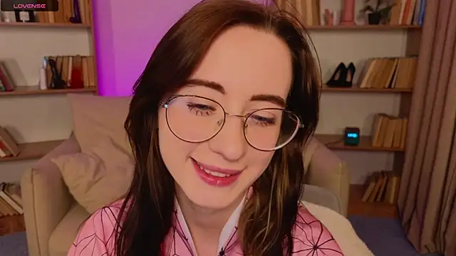Snapshot of Dark_Lola_ chatting on March 1, 2025, 6:46 am Dark Lola online show from March 1, 2025, 6:46 am