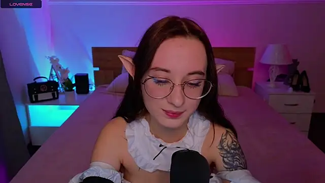 Snapshot of Dark_Lola_ chatting on February 8, 2025, 9:56 am Dark Lola online show from February 8, 2025, 9:56 am