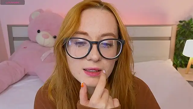 Snapshot of Dark_Lola_ chatting on September 13, 2025, 3:28 am Dark Lola online show from September 13, 2025, 3:28 am