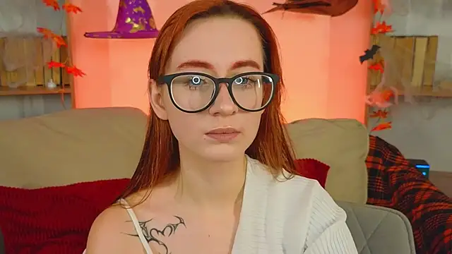 Snapshot of Dark_Lola_ chatting on October 17, 2025, 1:31 am Dark Lola online show from October 17, 2025, 1:31 am