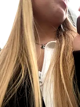 mur girl online show from October 4, 2025, 9:11 am