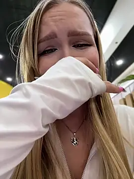 mur girl online show from February 16, 2025, 11:49 am