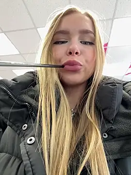 mur girl online show from February 19, 2025, 8:22 am