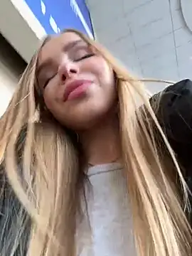 mur girl online show from February 22, 2025, 11:35 am