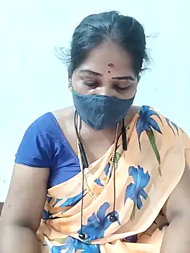 Snapshot of MaaliiiPonuTamil chatting on March 4, 2025, 11:32 pm MaaliiiPonuTamil online show from March 4, 2025, 11:32 pm
