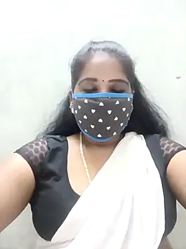 Snapshot of MaaliiiPonuTamil chatting on October 3, 2025, 1:23 pm MaaliiiPonuTamil online show from October 3, 2025, 1:23 pm