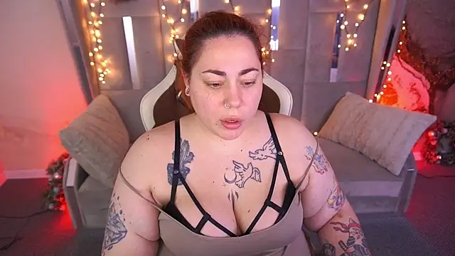 Kittywakee online show from February 13, 2026, 10:43 pm