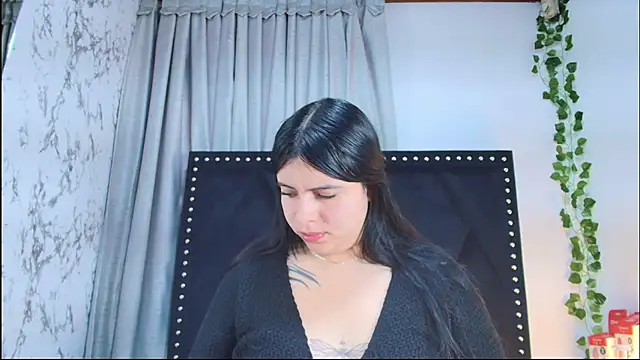 Snapshot of Naia_x chatting on May 9, 2026, 1:25 pm Naia x online show from May 9, 2026, 1:25 pm