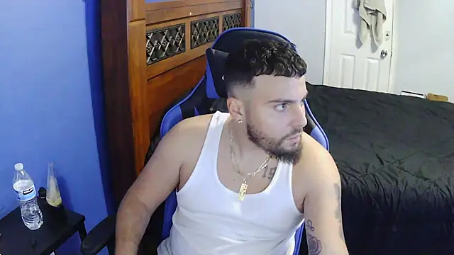 Snapshot of MasterKvn chatting on February 26, 2025, 5:35 am MasterKvn online show from February 26, 2025, 5:35 am