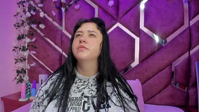 Victoria Rossy online show from February 10, 2026, 8:19 pm