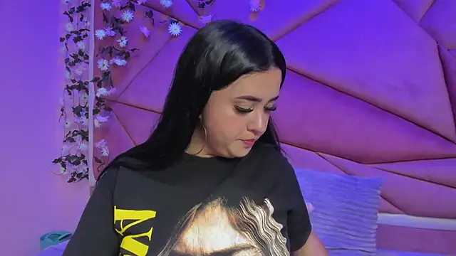 Snapshot of Victoria_Rossy chatting on December 3, 2025, 7:35 pm Victoria Rossy online show from December 3, 2025, 7:35 pm