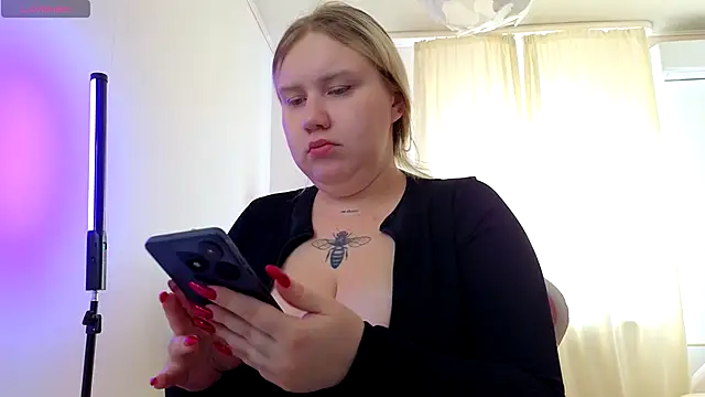 Snapshot of caseyrobbins chatting on October 14, 2025, 5:41 am caseyrobbins online show from October 14, 2025, 5:41 am