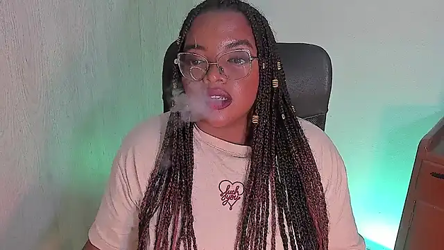 Snapshot of conielaurenth chatting on July 15, 2026, 6:09 am conielaurenth online show from July 15, 2026, 6:09 am