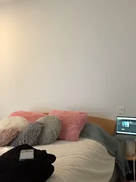 Snapshot of Delgada_culona chatting on December 9, 2024, 9:17 am Delgada culona online show from December 9, 2024, 9:17 am