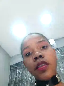 Snapshot of Luciia_cute chatting on December 25, 2024, 4:44 am Luciia cute online show from December 25, 2024, 4:44 am