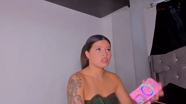 game with lesbians  online show from December 19, 2025, 11:34 am