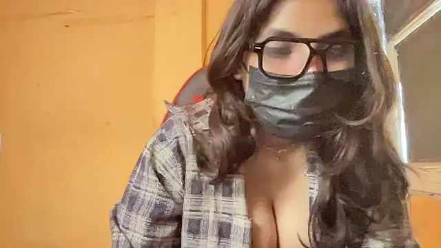 callmeshreya online show from April 17, 2026, 6:49 am