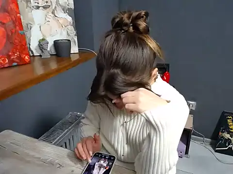 Snapshot of felicity_gold chatting on October 21, 2025, 6:24 am felicity gold online show from October 21, 2025, 6:24 am