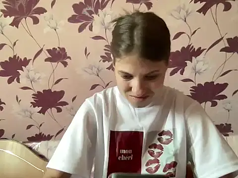 Snapshot of felicity_gold chatting on June 11, 2026, 4:15 pm felicity gold online show from June 11, 2026, 4:15 pm