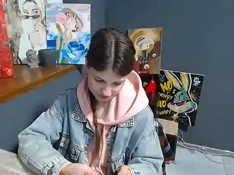 felicity gold online show from April 23, 2026, 7:04 am