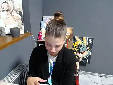 Snapshot of felicity_gold chatting on June 4, 2026, 6:07 am felicity gold online show from June 4, 2026, 6:07 am
