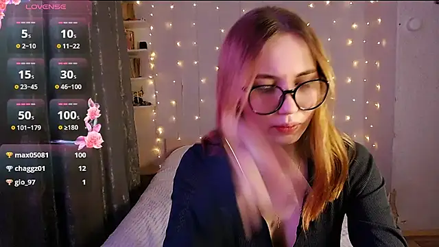 Snapshot of Miya_Mark chatting on February 14, 2025, 5:36 pm Miya Mark online show from February 14, 2025, 5:36 pm