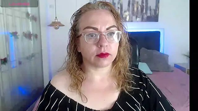 Snapshot of Tania_Goddess_ chatting on October 7, 2025, 2:51 pm Tania Goddess online show from October 7, 2025, 2:51 pm