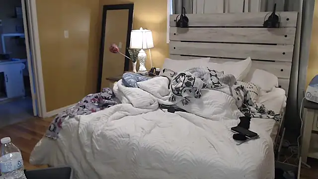 Snapshot of TexasTattooedHouseWife chatting on March 21, 2025, 6:18 pm TexasTattooedHouseWife online show from March 21, 2025, 6:18 pm
