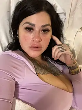 Snapshot of TexasTattooedHouseWife chatting on March 1, 2025, 6:35 am TexasTattooedHouseWife online show from March 1, 2025, 6:35 am