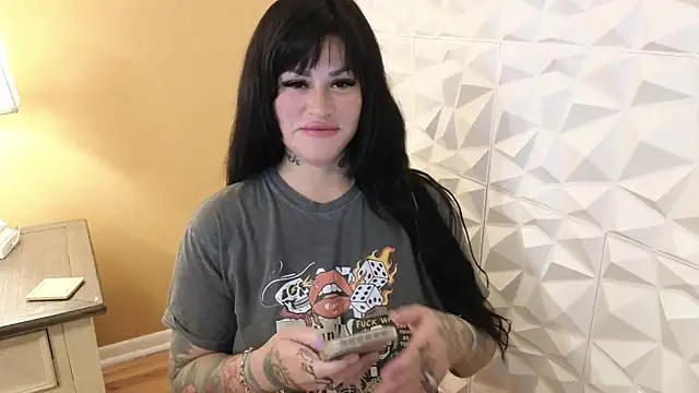Snapshot of TexasTattooedHouseWife chatting on September 16, 2025, 3:13 pm TexasTattooedHouseWife online show from September 16, 2025, 3:13 pm