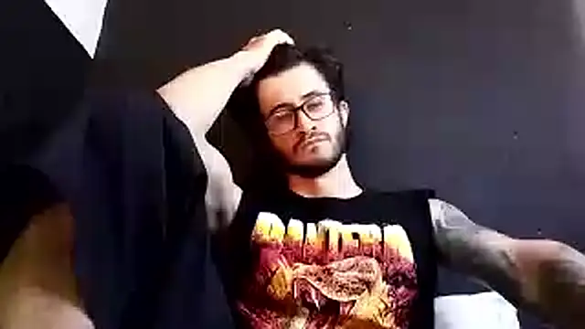 Loggan donnelly online show from October 28, 2025, 6:40 pm