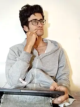 Loggan donnelly online show from March 25, 2026, 10:41 pm